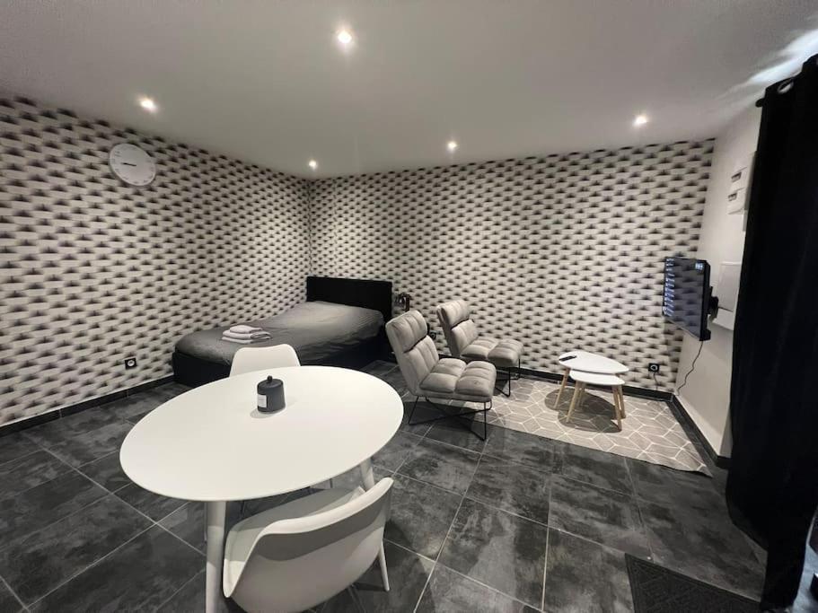 Joli Appartement Blanzy Exteriör bild